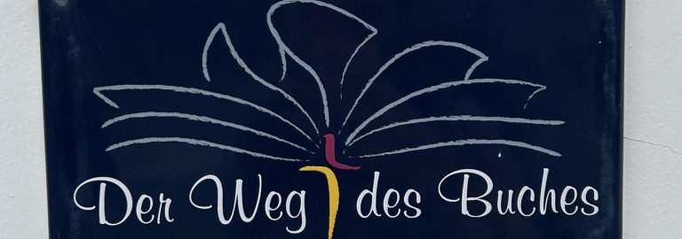 Beschilderung der Pilgerroute "Weg des Buches"
