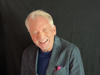 Portrait Christian Springer, lachend