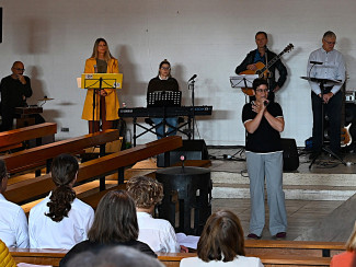 Musikgruppe beim Erntedankgottesdienst in Simbach