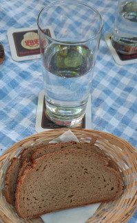 Wasser und Brot