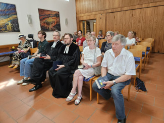 Die Gemeinde beim Gottesdienst in der Kreuzkirche.