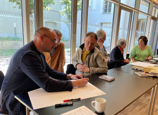 Kleingruppe bei der Arbeit
