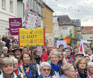 Herz und Hirn - Demo für Demokratie in Hauzenberg