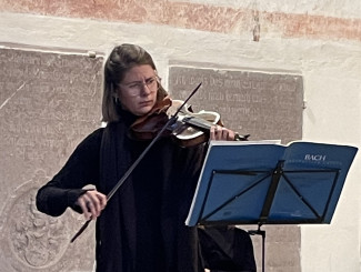 Ins Spiel vertieft: Violistin Franziska Kiesel