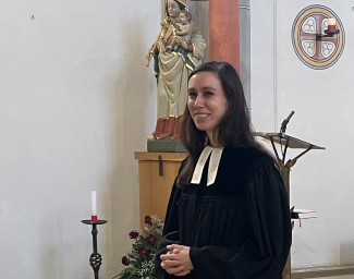 Pfarrerin Alexandra Popp bei ihrer Verabschiedung in der katholischen Kirche