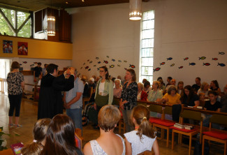 Einzelsegnung durch Pfarrer Steensen in der Versöhnungskirche
