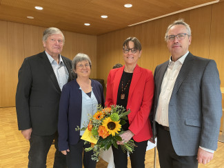 Klaus Jeggel, Sabine Hofer, Gabi Zahn und Dekan Wilde im Evangelischen Zentrum