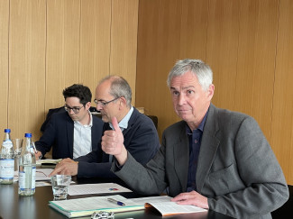 Martin Becher beim Vortrag