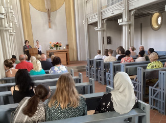 Blick in die Stadtpfarrkirche vor der Zeugnisverleihung