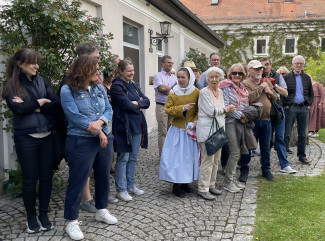 Zuschauer werden ins Spiel mit einbezogen.